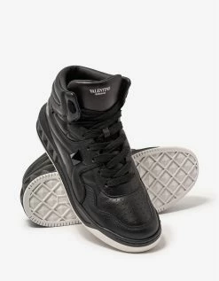 Cheap ๐ Valentino Garavani Black One Stud High Top Trainers ๐ฅฐ 14 Valentino Garavani Black One Stud High Top Trainers